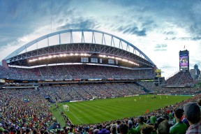 开云中国-麦肯齐：全黑队的“快攻利器”，他突破后传球精确到位，极具威胁